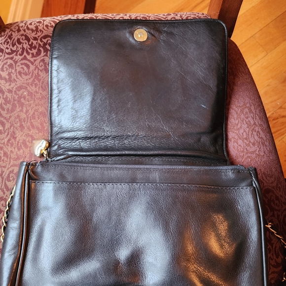 Moschino Heart Quilted Crossbody Bag – Black Leather – Like New💕 - Picture 3 of 4